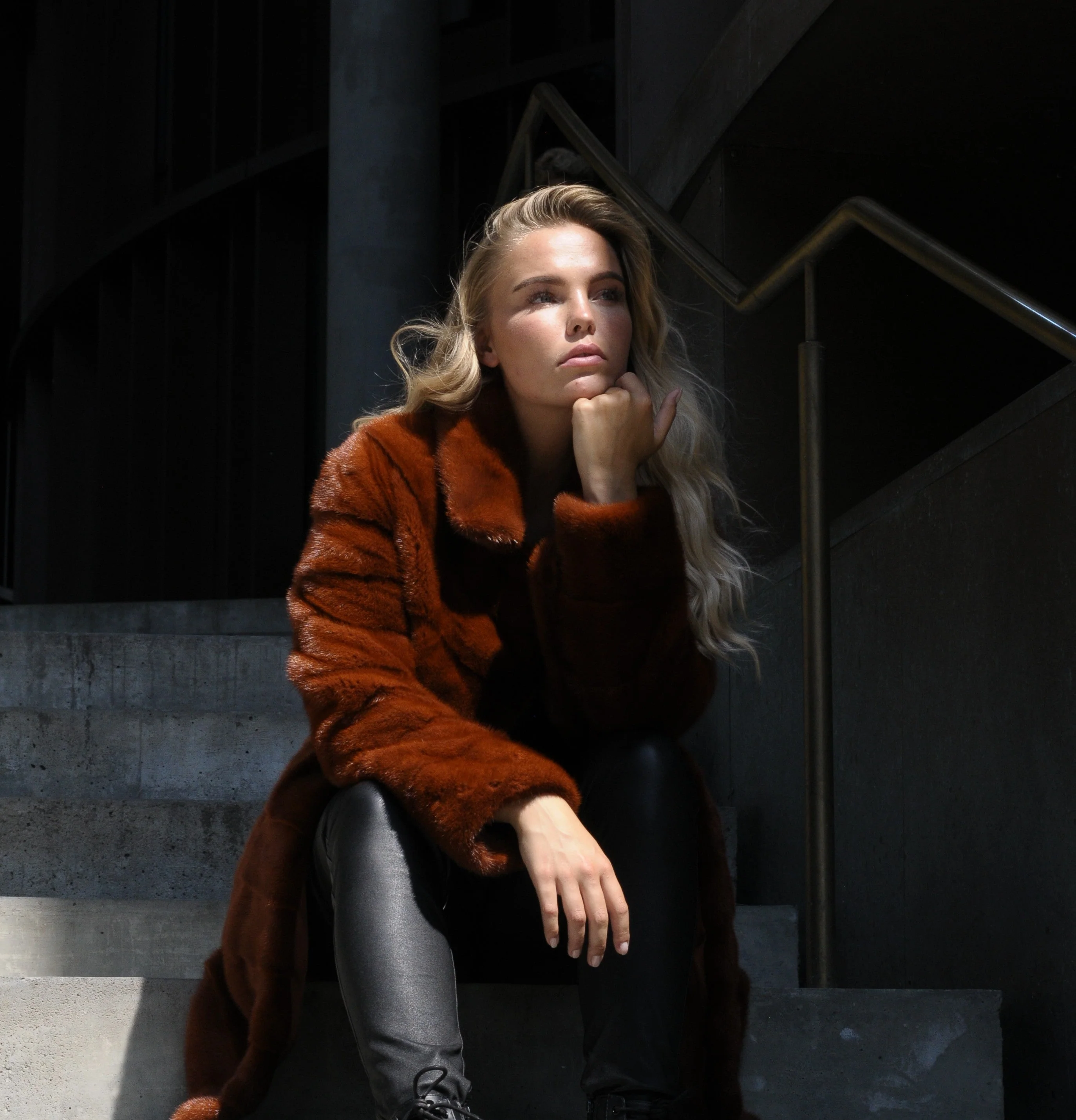 Vesta, 85 cm. - mink - kvinder - brændt sukker - Image 4